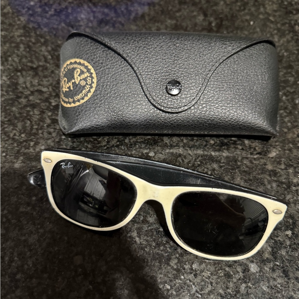 Ray-Ban Classic Black and Cream Sunglasses